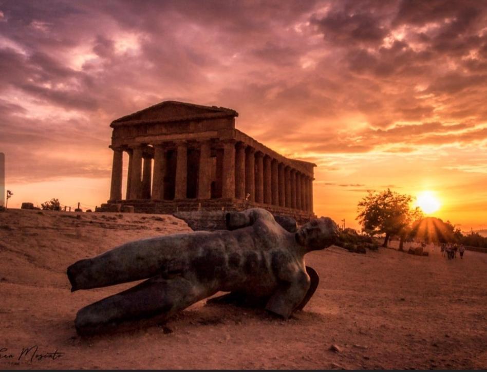 Le Stanze Di Luisa Hotel Agrigento Bagian luar foto